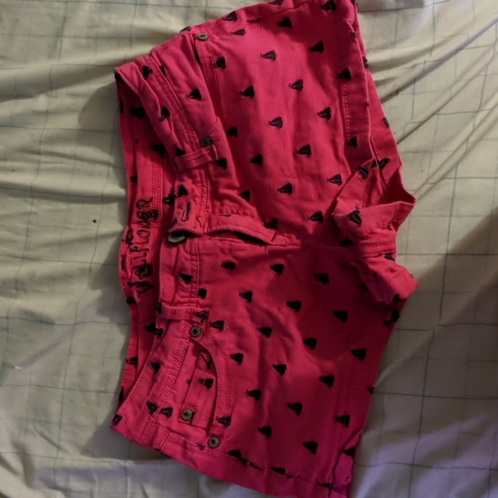 Wallflower sail boat short shorts